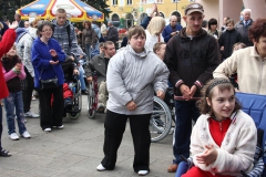 xii_forum_-_zabawa_na_pycie_limanowskiego_rynku_50_20081112_1914806188